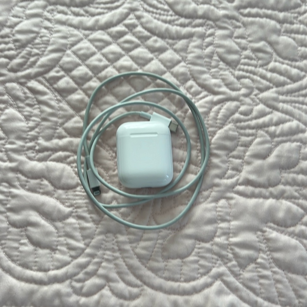 Apple AirPods 2nd Gen